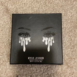 Kylie Jenner Eyeshadow Palette - Purples